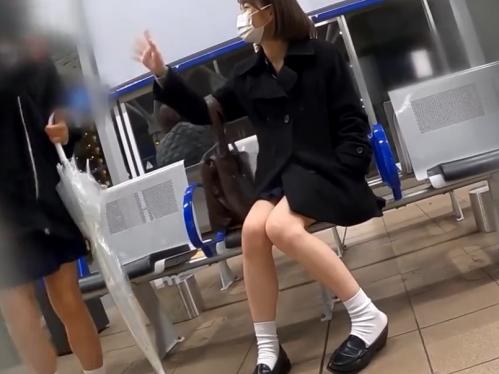 細身スレンダー美少女がストーカー被害に！薬品を嗅がせて爆睡、好き放題カラダ楽しんでフレッシュマ〇コに生ハメ濃厚中出し！
