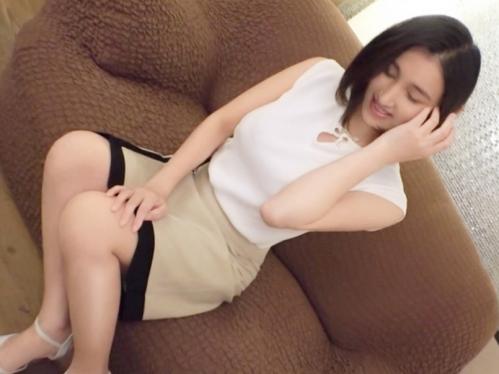 清楚な巨乳人妻が他人棒を前に豹変！カワイイ顔はだらしなく歪みっぱなし、Gカップ揺らしながら止まらないグラインドで激イキ！