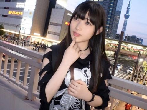【素人ナンパ】激かわ上京したて美少女『ちょっ、何やってるんですか…』ちんぽ出されて焦りまくるが…初心マ〇コに挿入される！