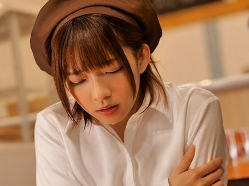 【レイプ潮吹き】パンティ内部をぐしょ濡れにし相手の野蛮な行為に屈してしまう可愛い子