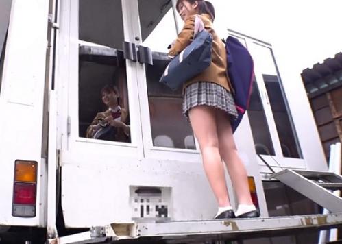 【素人ナンパ女子校生】透き通るような美白ボディを震わせて子作りしちゃうJK
