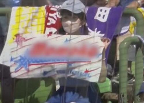 【エロ動画素人】フル勃起に仕上げて痴女りまくって大量射精を誘い込む美乳娘
