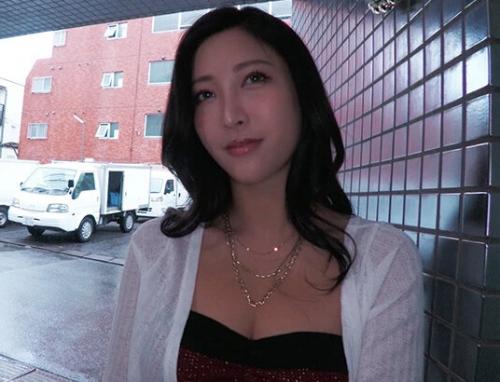 ［ベロチュー×フェラ抜き］淫らな欲望にとりつかれたようにねっとりと快楽を注ぎ込んでいくデカパイ女