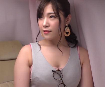 《中出しパイズリ》綺麗な主婦が親しみ易い男が惚れちゃう肌質を無惨にも出してはじっくり味わわれて歓喜する