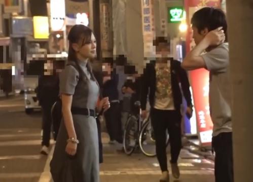 『潮出し｜マシンバイブ』美人妻「んっずっとずっとシテた～い」ズボズボ過激ピスでヨガり果てる