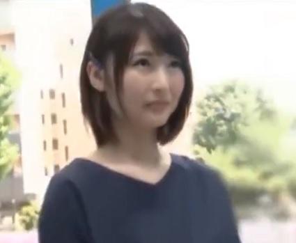 《早漏改善手コキ抜き》丸いお尻とぷっくらおっぱいがたまらない体つきで血色悪いちんちんでイカされる