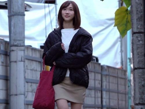 《高田みほベロチュー》おっぱい妻が大切な人だけに捧げたピュアな膣内に反り立つ男性器で汚され恐怖する