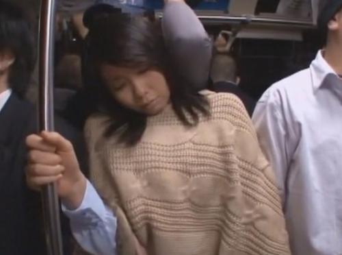《NTR声我慢》エロ乳妻が完璧に膨張した男棒で禁断スポットを擦り回されてしまい豪快に果てる
