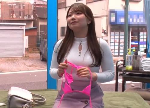 【マジックミラー号騎乗位】やらしい姿で悩殺しエロ乳揺らして大量発射させる女子大生