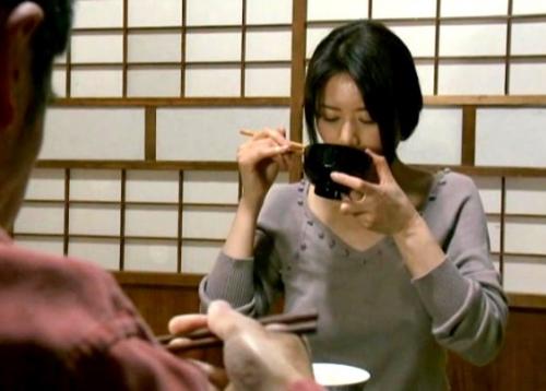 【三浦恵理子人妻】固い男性器の快感に取り乱し豪快にイキ果てる奥様
