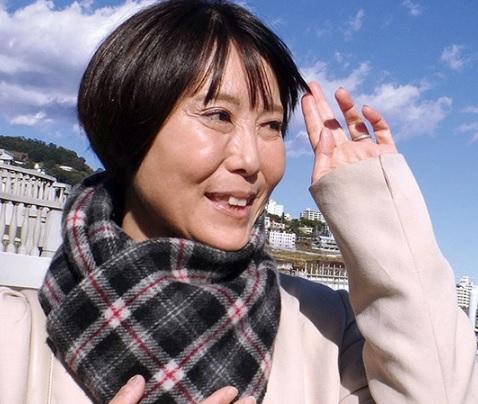 《不倫ベロチュー》おっぱい妻が性的な治療を施すように素晴らしい前戯の刺激を与えていく