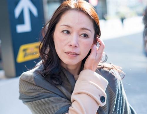 《寝取られ人妻》じっくり弄ばれるようにハードな激ピスねっとり責めの連鎖で昇天していく