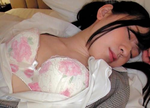 『泥酔｜生出し』お姉さん「やぁんあぁあぁんはぁッつ」激しいFUCKで快感に集中してしまう