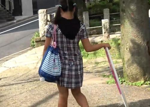【日焼けJS】自宅まで尾行してきた男に無理やりちんぽぶち込まれて恐怖する美乳娘