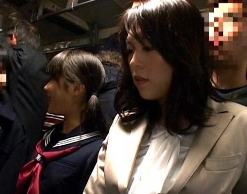 ［レイプ×中出し］熱々のイチモツが忍び寄り鬼畜な男にドライなはずの割れ目を濡らされる奥さん