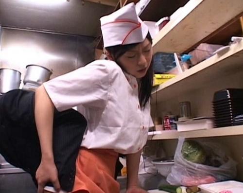 《お漏らし騎乗位》艶肌お嬢さんが毎日のように飢えた男に餌食にされハード強姦で心身ともに朽ち果てる