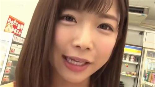 隠れて露骨な身体を見つめたが、気づかれたようで、さらに熱くなり、目が離せなくなった