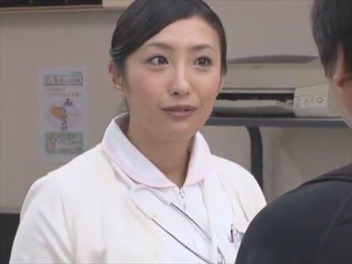 病院で、患者さんの性的な欲求に合わせたケアを詳しく描写します。