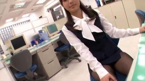 スタイルの良い美人で、モデルのような体型のお姉さん