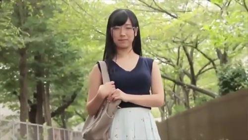 性欲の強い未経験の女性税理士、射精後の顔射を望む