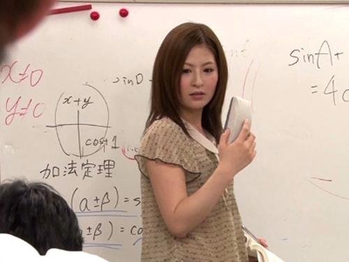 可愛い塾講師のノースリーブから覗く腋の下に欲情した脇フェチ生徒が面談室で先生指名して悪戯したら…抵抗出来ずにされるがまま…