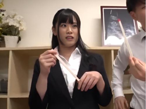 高学歴で高飛車だけどミニスカスーツ&黒パンストがソソる新人女子社員❤歓迎会開き酔わせパワハラセクハラ有りの王様ゲームで…