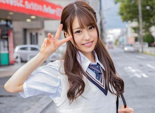 ［素人ナンパ×パイパン］ 普段味わえない感情が溢れ出し過激なセックスで足腰がガクガクとイキまくるカワイイ生徒