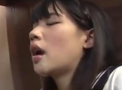 JKを狙って中出しレイプキメる凶悪クズ男