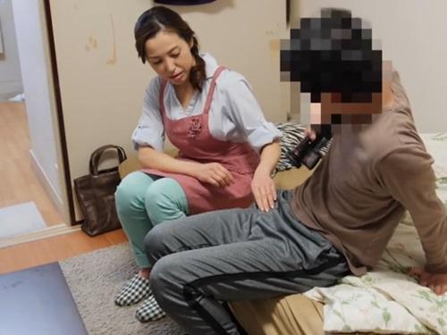 【おばさんレンタル】独身男性のお世話をする家政婦サービスから来た感度抜群のスケベな人妻あいさん48歳