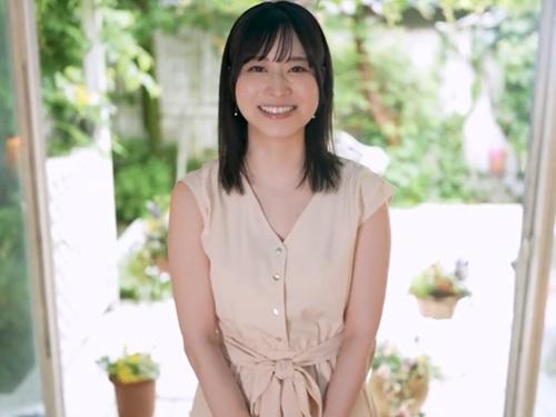 【白岩冬萌】『もっと気持ち良くなりたい！』と言う元アイドルの冬萌ちゃんが男優たちにオマ〇コの中を開発され中イキしちゃう