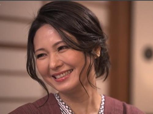 【綾瀬麻衣子】嫁を妊娠させたくて禁欲した婿が色気が凄い義母に欲情し義母のオマ〇コに溜った精子を中出しする
