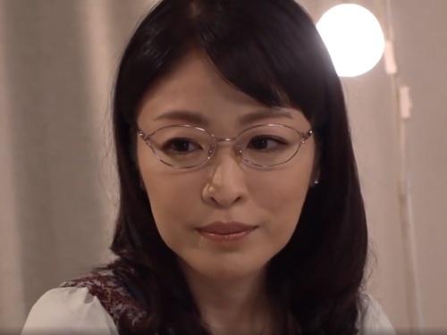 【青山涼香】娘が妊娠中で欲求不満な娘の旦那と義母が２人きりになると『イケナイ事してみる』と義母が誘惑して寝取ってしまう