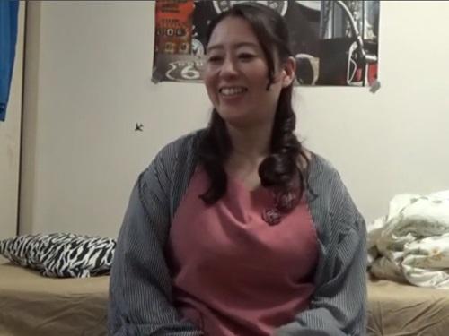 【おばさんレンタル】独身男性のお世話をする家政婦サービスから来たポッチャリ爆乳の人妻ゆかりさん46歳