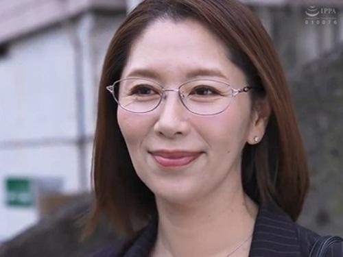 【翔田千里】娘と甥の近親セックスを覗き見てしまった母が自分もセックスがしたくなり甥と近親相姦してしまう