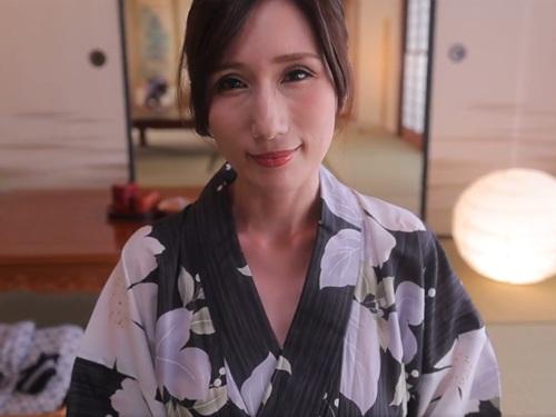 ［JULIA］Jカップの爆乳を揺らしながら騎乗位で中出しさせる温泉ソープの女将さん
