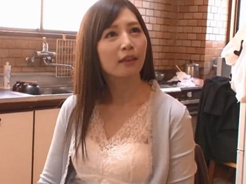【佐々木あき】美魔女の佐々木あきのオマ〇コにチ〇ポを入れっぱなし！中出し発射してもチ〇ポを抜かずハメッぱなしでイカせる