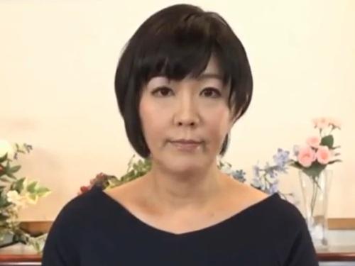 【円城ひとみ】五十路の熟女とセックスしたい童貞を応募して来た素人男性を円城ひとみが完熟したオマ○コで筆おろしする