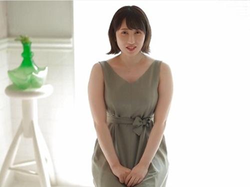【奥美遥】結婚して6年間不倫したことがない清純な人妻の奥美遥34歳がGカップ巨乳をAVで初披露するデビュー作品
