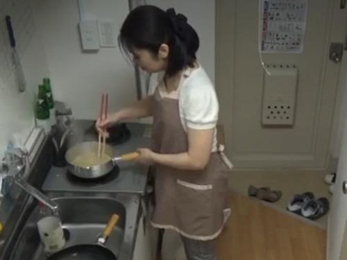 【おばさんレンタル】独身男性のお世話をする家政婦サービスから来た五十路には見えない人妻の高橋さん54歳と中出しセックス