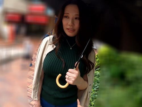 【熟女】平凡に暮らしセックスレスなった人妻まなみさん43歳が年下男性と1日限りのデートからの不倫セックス