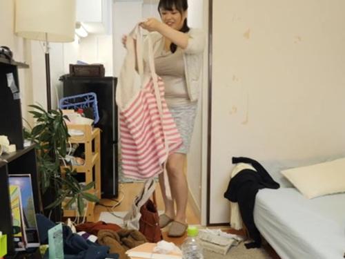 【おばさんレンタル】独身男性のお世話をするサービスで来た豊満爆乳の人妻きょうこさん48歳