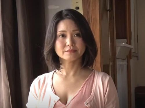 【綾瀬麻衣子】美人先生に好意を持っていた教え子が大人になったので美魔女先生が熟女の色気で誘惑して喰ってしまう