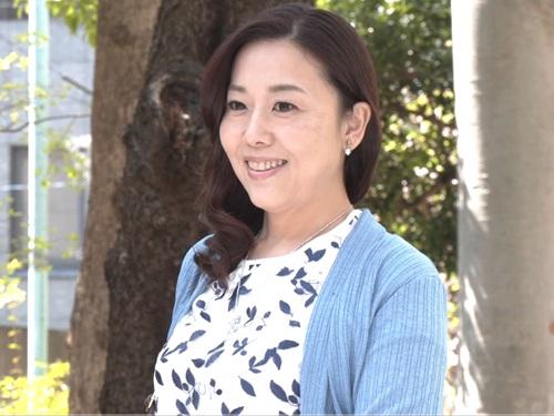 【仲岸和美】テレビのドラマに出た事もある人妻50歳がこのまま女として終わりたくないと決意しAVにデビューする