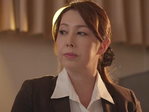 【風間ゆみ】傲慢上司と言われる豊満熟女の女上司がクレーム対応で取引先に謝罪するが裸で土下座までしても許してもらえない
