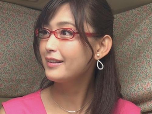 【並木塔子】上品でセレブな奥様も気持ち良いことは大好きでビンビンに勃起したチ〇ポを見たら中出しセックスもOKだった