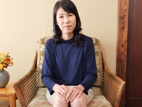 【工藤亜沙美】還暦の熟女が拘束されてピンクローターでオマ〇コを弄られちゃうと絶叫しながらイってしまう
