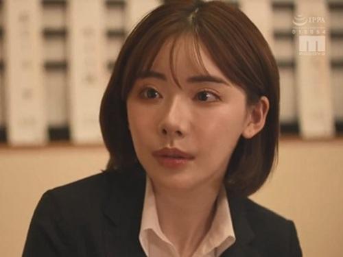 【深田えいみ】彼女持ちの会社の先輩を肉食系OL女子が自宅にお持ち帰りして寝取りセックスを楽しんでしまう