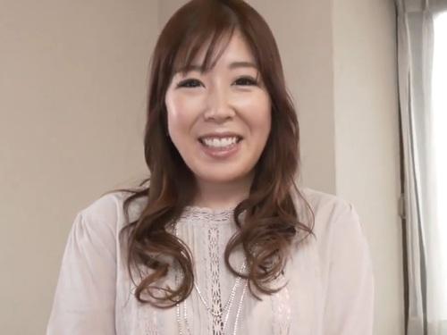 【染谷さとみ】結婚8年目の人妻でストレスと欲求不満が溜まりっぱなしで胸を揉まれただけでマン汁が糸引く染谷さとみ36歳