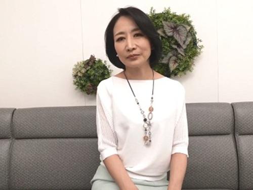 【瀬尾礼子】『ゆっくり見て』と自ら熟しきったオマ○コを指で開いて緊張してる童貞君に見せびらかす