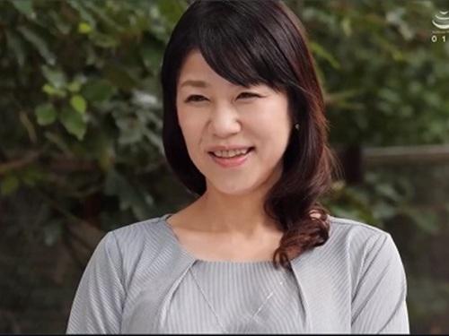 【工藤亜沙美】スレンダーで美人なのに孫がいる還暦のお婆ちゃん工藤亜沙美さん60歳がAVデビューしちゃう